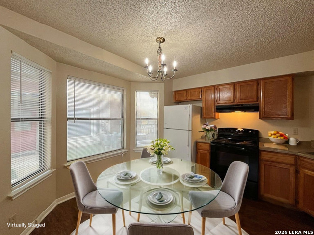 Image 3 of 25 For 6306 Queens Castle  4