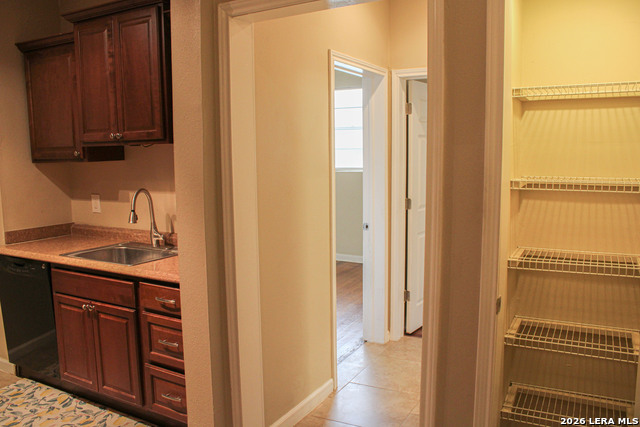 Image 11 of 19 For 3901 New Braunfels N