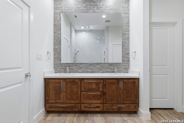 Image 18 of 29 For 19402 Easy Oak