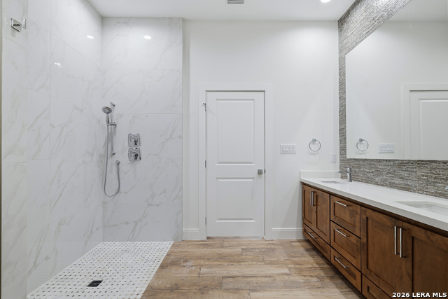 Image 19 of 29 For 19402 Easy Oak