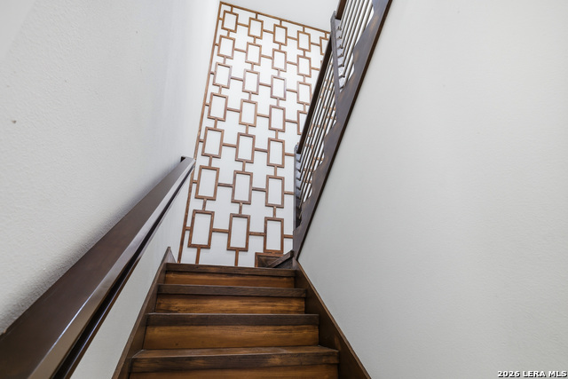 Image 21 of 29 For 19402 Easy Oak