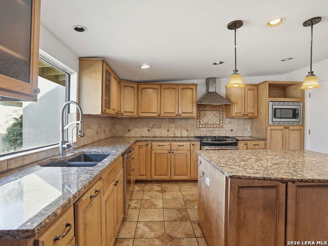 Image 14 of 50 For 543 Robinhood