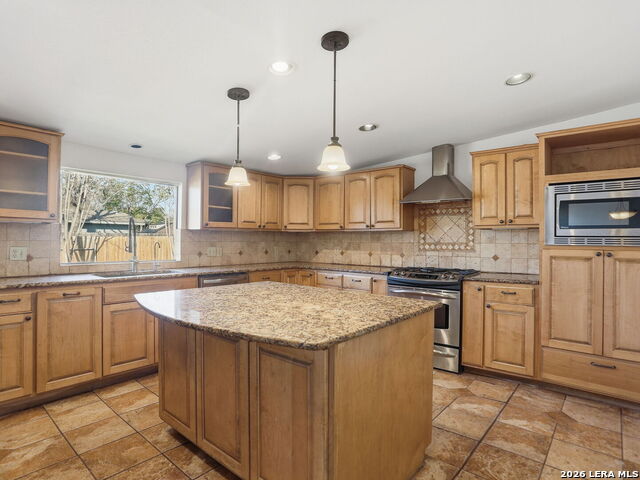 Image 15 of 50 For 543 Robinhood