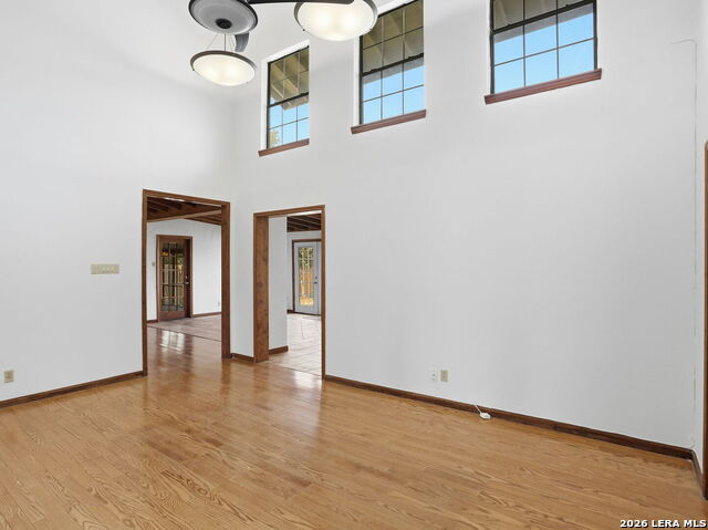 Image 23 of 50 For 543 Robinhood