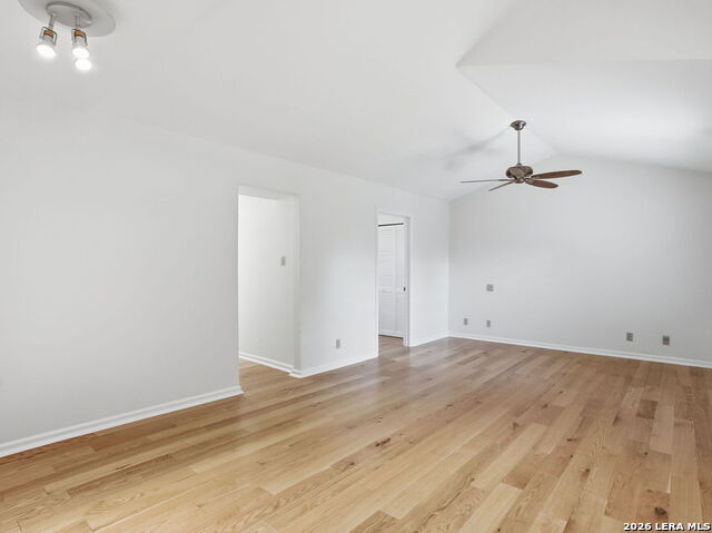 Image 24 of 50 For 543 Robinhood