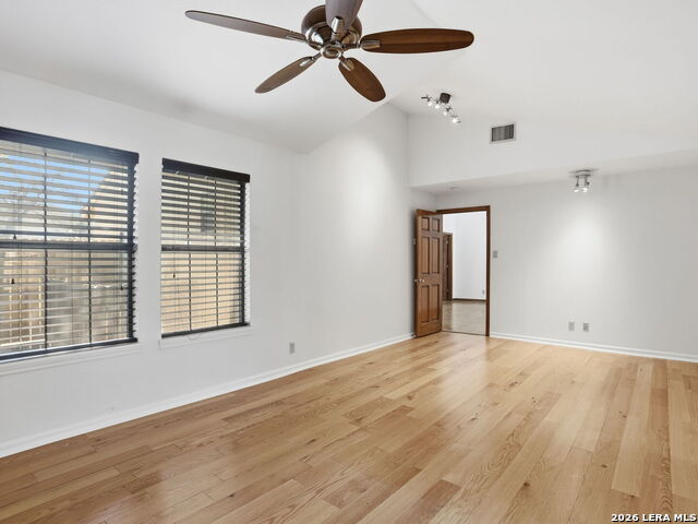 Image 25 of 50 For 543 Robinhood