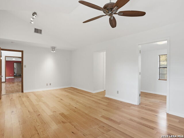 Image 26 of 50 For 543 Robinhood