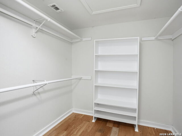 Image 28 of 50 For 543 Robinhood