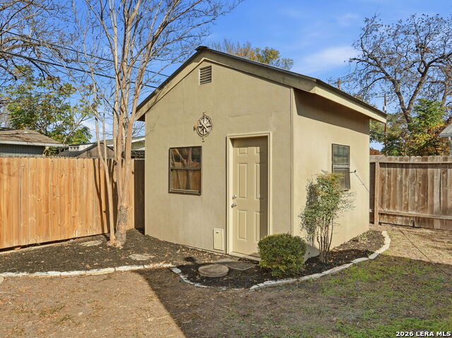 Image 39 of 50 For 543 Robinhood