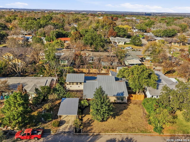 Image 42 of 50 For 543 Robinhood