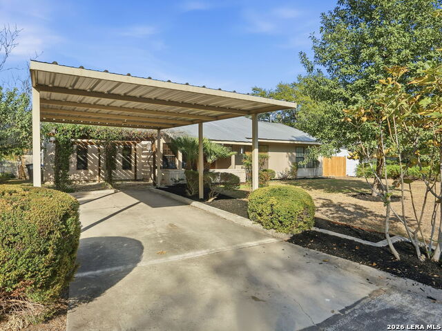 Image 5 of 50 For 543 Robinhood