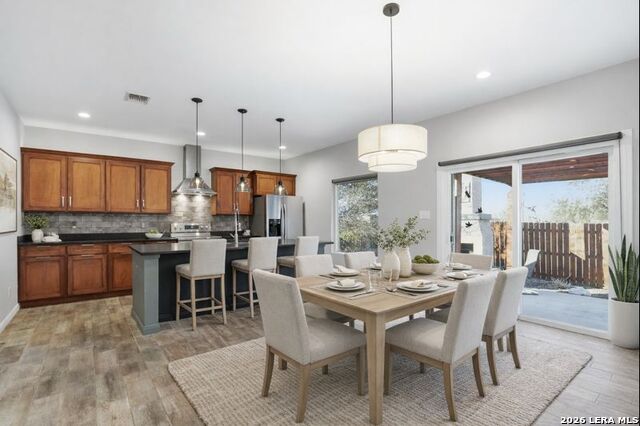 Image 10 of 41 For 9527 Butterfly Bend