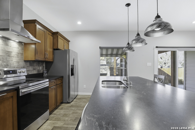 Image 13 of 41 For 9527 Butterfly Bend