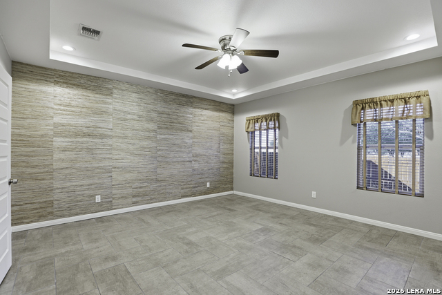 Image 18 of 41 For 9527 Butterfly Bend