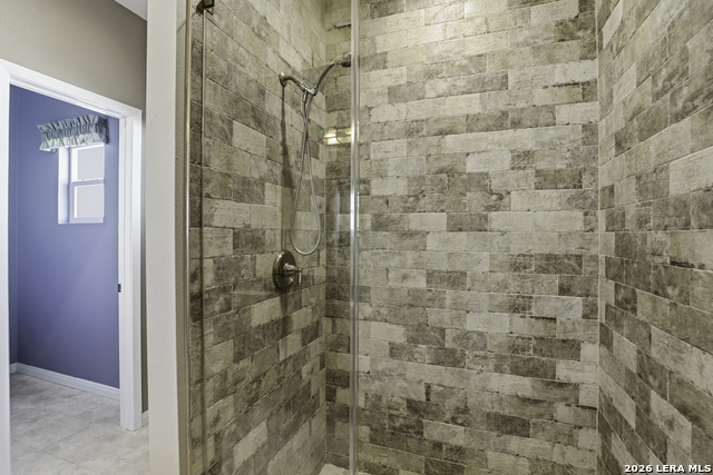 Image 20 of 41 For 9527 Butterfly Bend