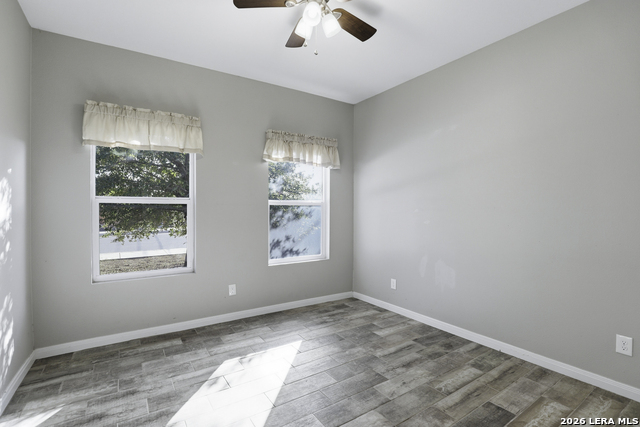 Image 28 of 41 For 9527 Butterfly Bend