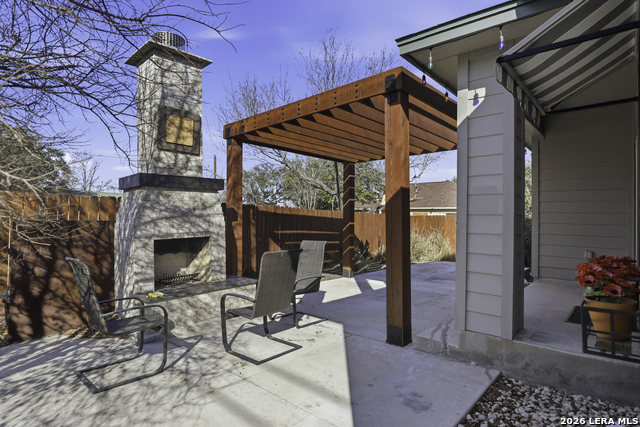 Image 34 of 41 For 9527 Butterfly Bend