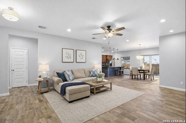 Image 8 of 41 For 9527 Butterfly Bend