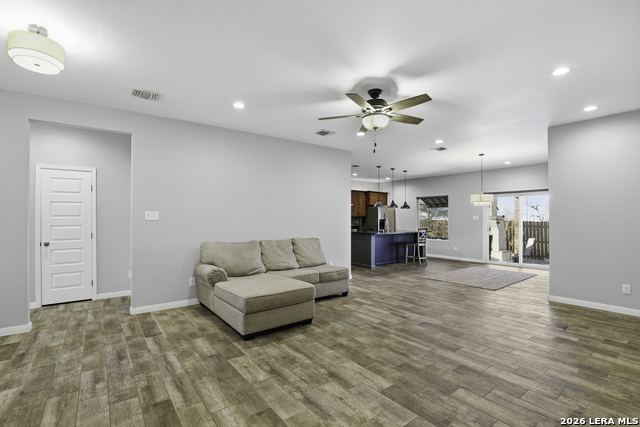 Image 9 of 41 For 9527 Butterfly Bend