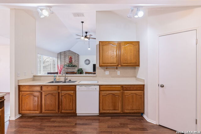 Listing photo id 8 for 9630 Wildwood Rdg