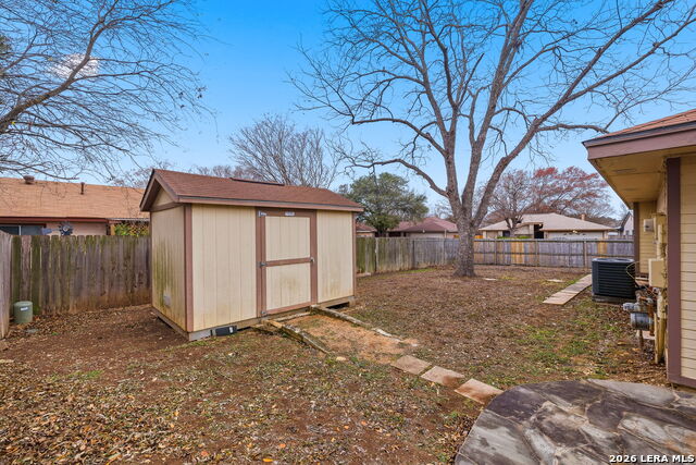 Listing photo id 18 for 9630 Wildwood Rdg