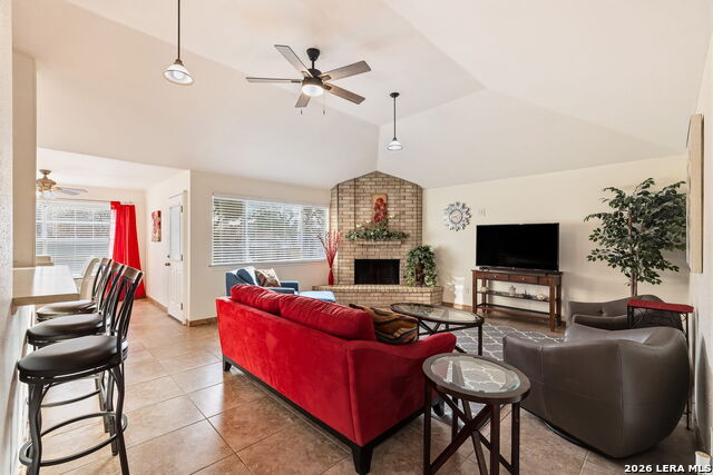 Listing photo id 4 for 9630 Wildwood Rdg