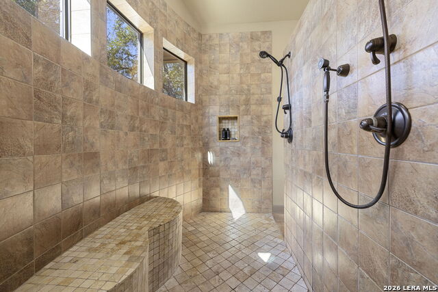 Image 28 of 87 For 1941 Canyon Curve