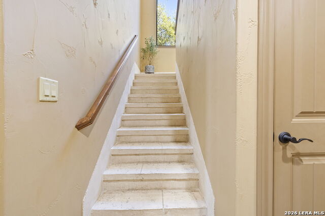 Image 35 of 87 For 1941 Canyon Curve