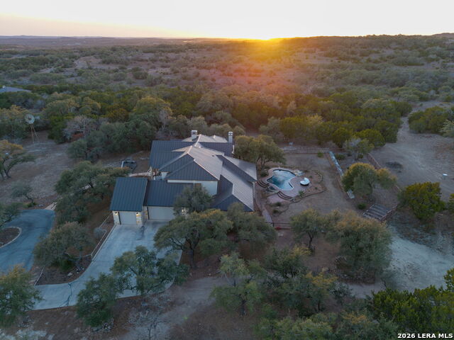 Image 76 of 87 For 1941 Canyon Curve