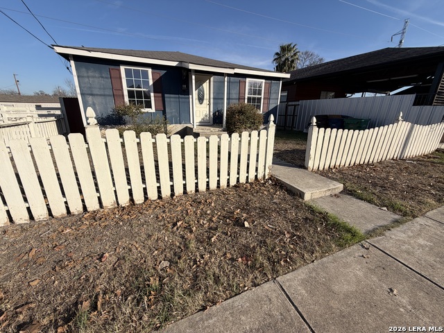 Image 2 of 19 For 410 Alice Fay