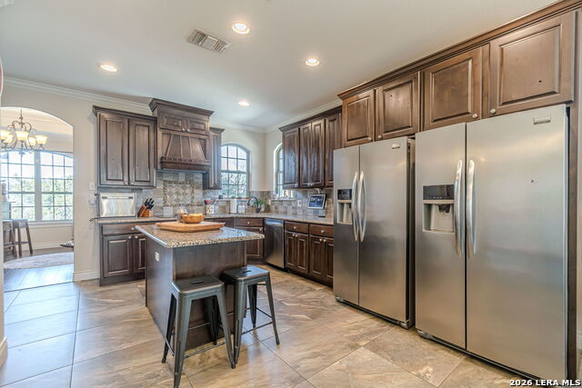 Listing photo id 11 for 105 Windcliff