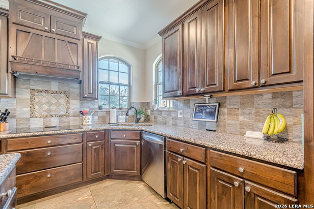 Listing photo id 12 for 105 Windcliff