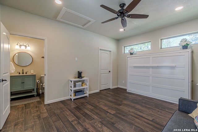 Listing photo id 25 for 105 Windcliff