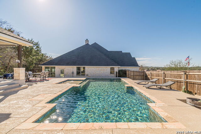 Listing photo id 30 for 105 Windcliff