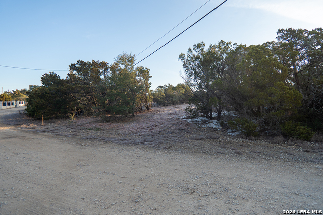 Image 4 of 9 For 1531 Lake Dr