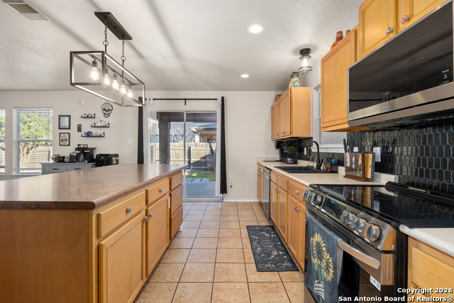 Image 11 of 32 For 3 Adobe  