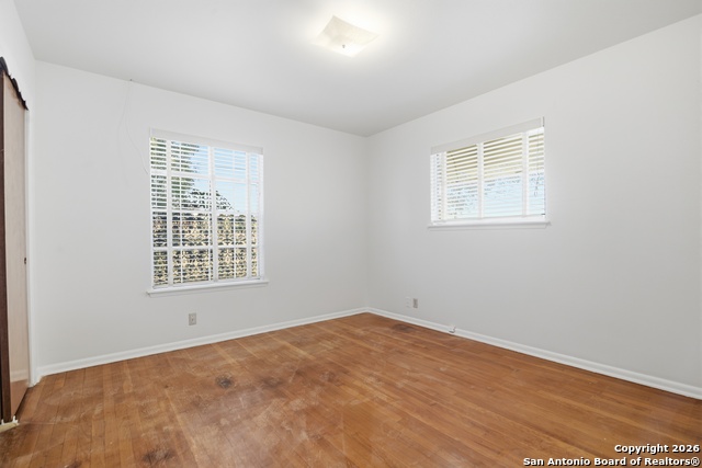 Image 12 of 18 For 9366 Schaefer Rd