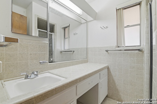 Image 14 of 18 For 9366 Schaefer Rd