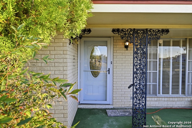 Image 2 of 18 For 9366 Schaefer Rd