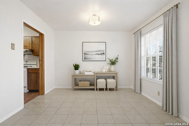 Image 3 of 18 For 9366 Schaefer Rd