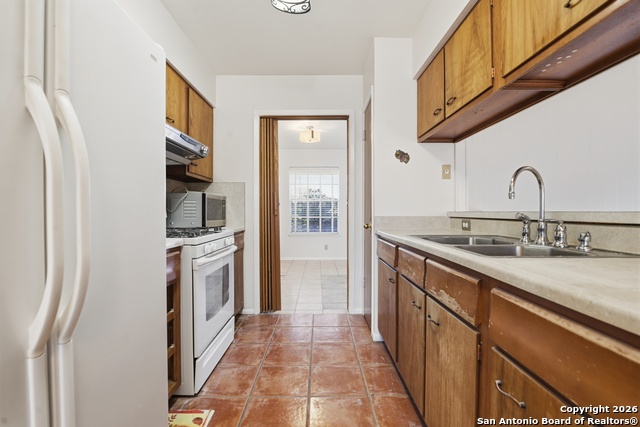 Image 6 of 18 For 9366 Schaefer Rd