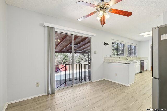 Image 14 of 42 For 307 Clover Crk