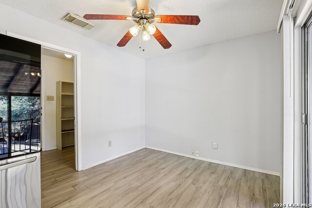 Image 15 of 42 For 307 Clover Crk