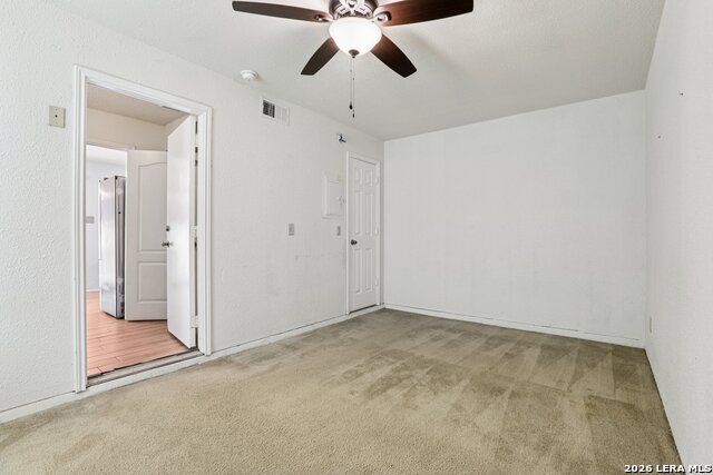 Image 19 of 42 For 307 Clover Crk