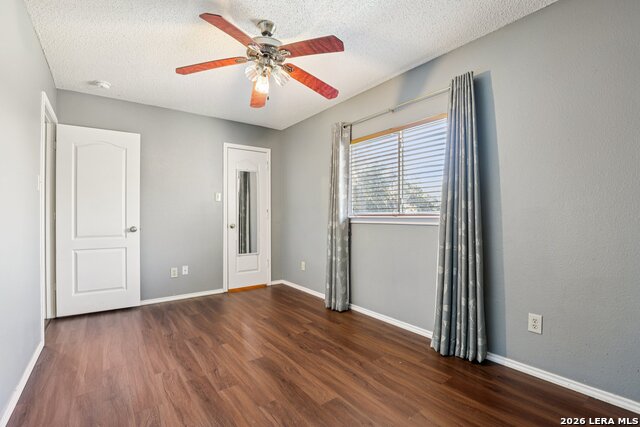 Image 29 of 42 For 307 Clover Crk