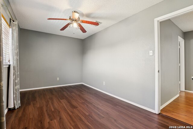 Image 30 of 42 For 307 Clover Crk