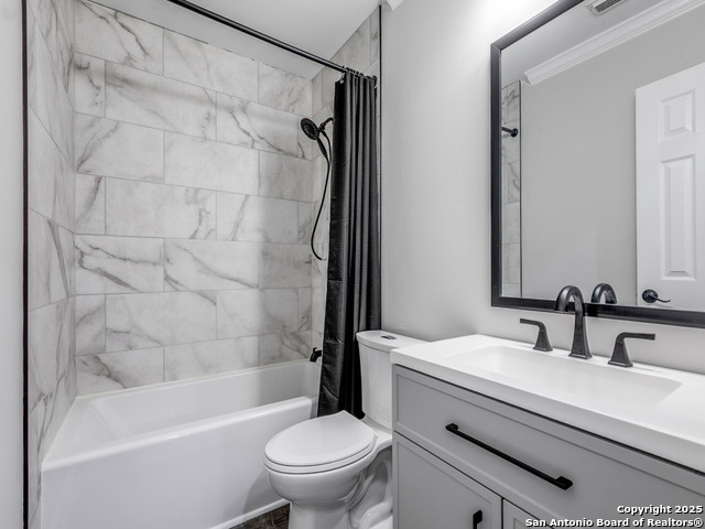 Image 17 of 27 For 2047 Ellison