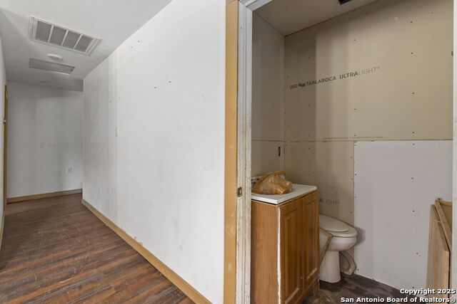 Image 23 of 38 For 551 Peaceful Ln