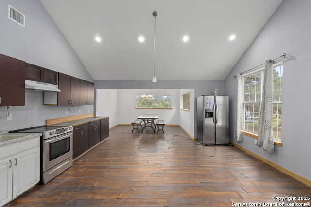 Image 7 of 38 For 551 Peaceful Ln