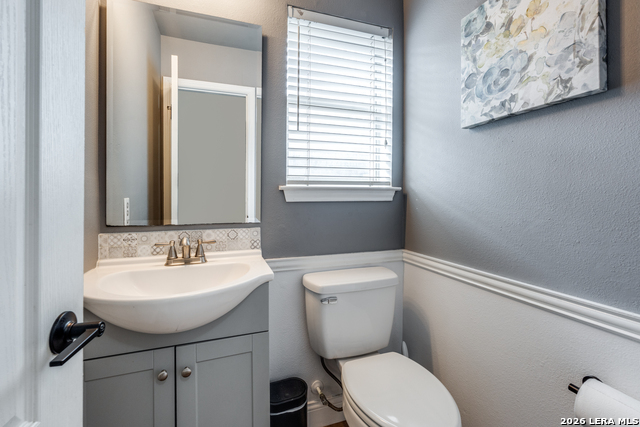 Image 13 of 25 For 1017 Silvertree